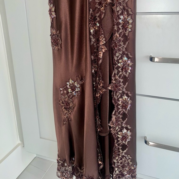Sue Wong Chocolate Brown embroidered  & beaded gown-LIKE NEW - Picture 8 of 8